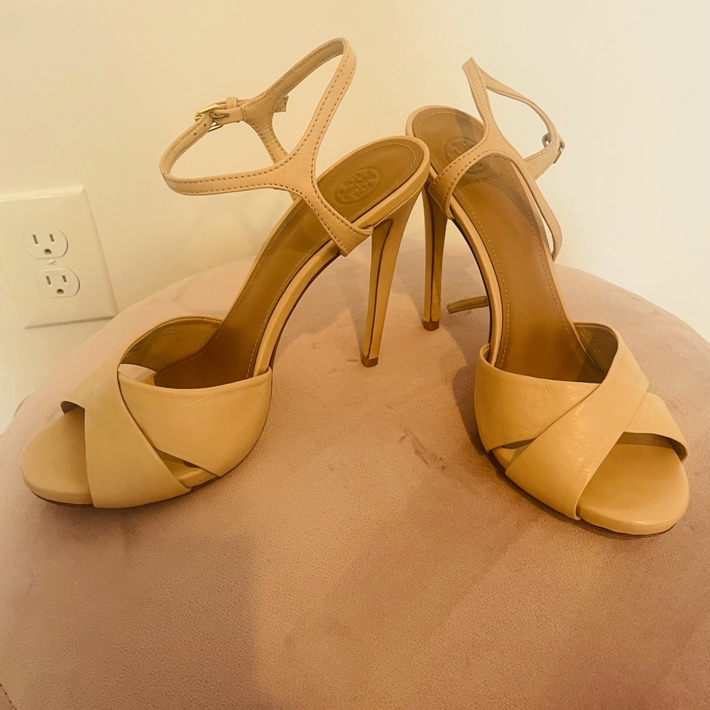 Tory Burch nude sandal, 4” heel